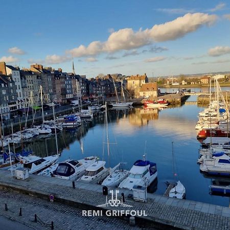 Racing The Wind Breathtaking Port View 2 Pers Apartment Honfleur Bagian luar foto