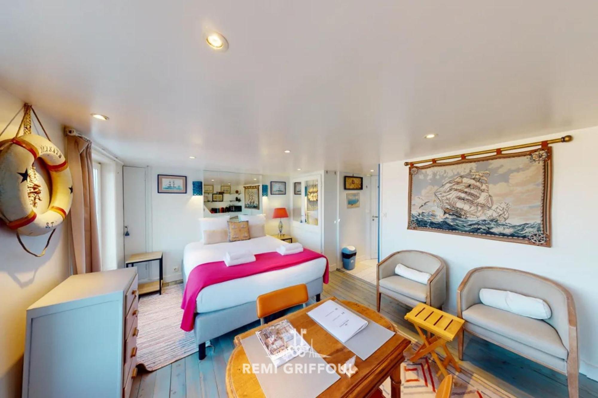 Racing The Wind Breathtaking Port View 2 Pers Apartment Honfleur Bagian luar foto