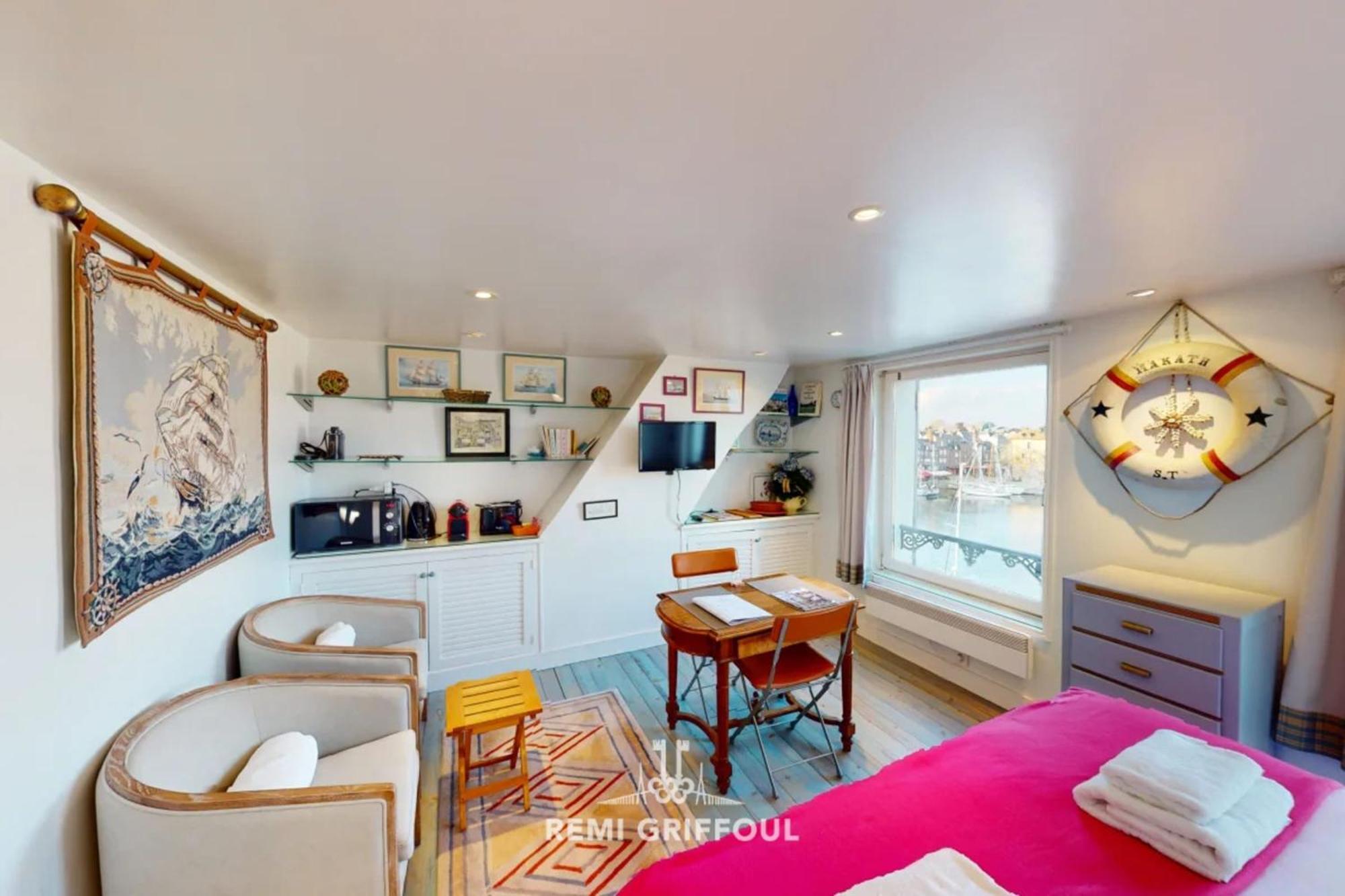 Racing The Wind Breathtaking Port View 2 Pers Apartment Honfleur Bagian luar foto